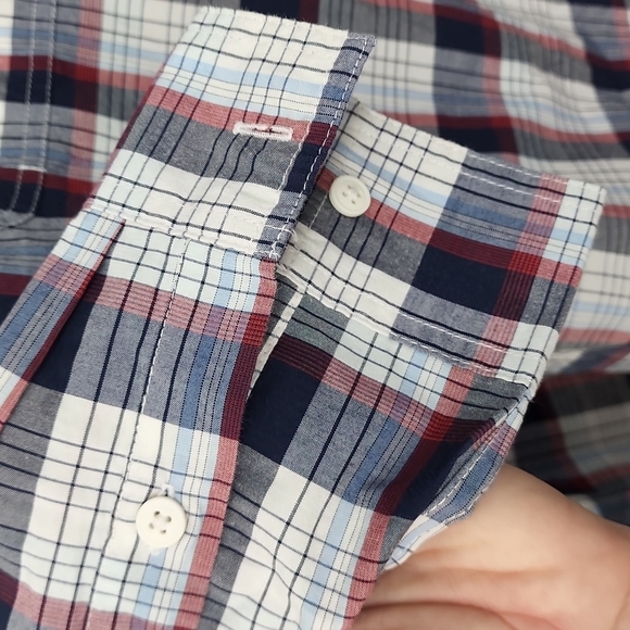 D&G Button Down - Picture 5 of 6